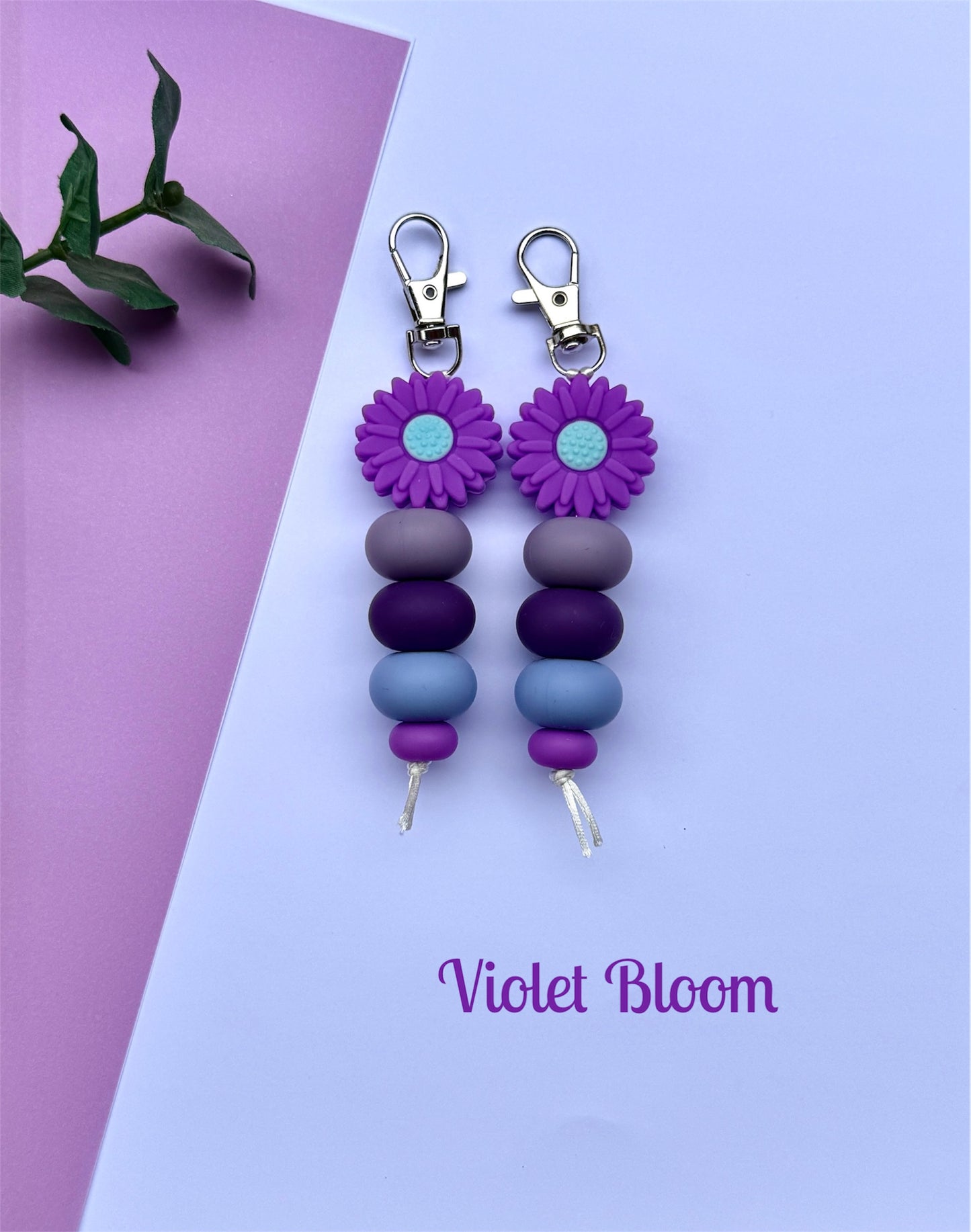 Daisy Keychain – Cute Flower Keyring in Multiple Colours