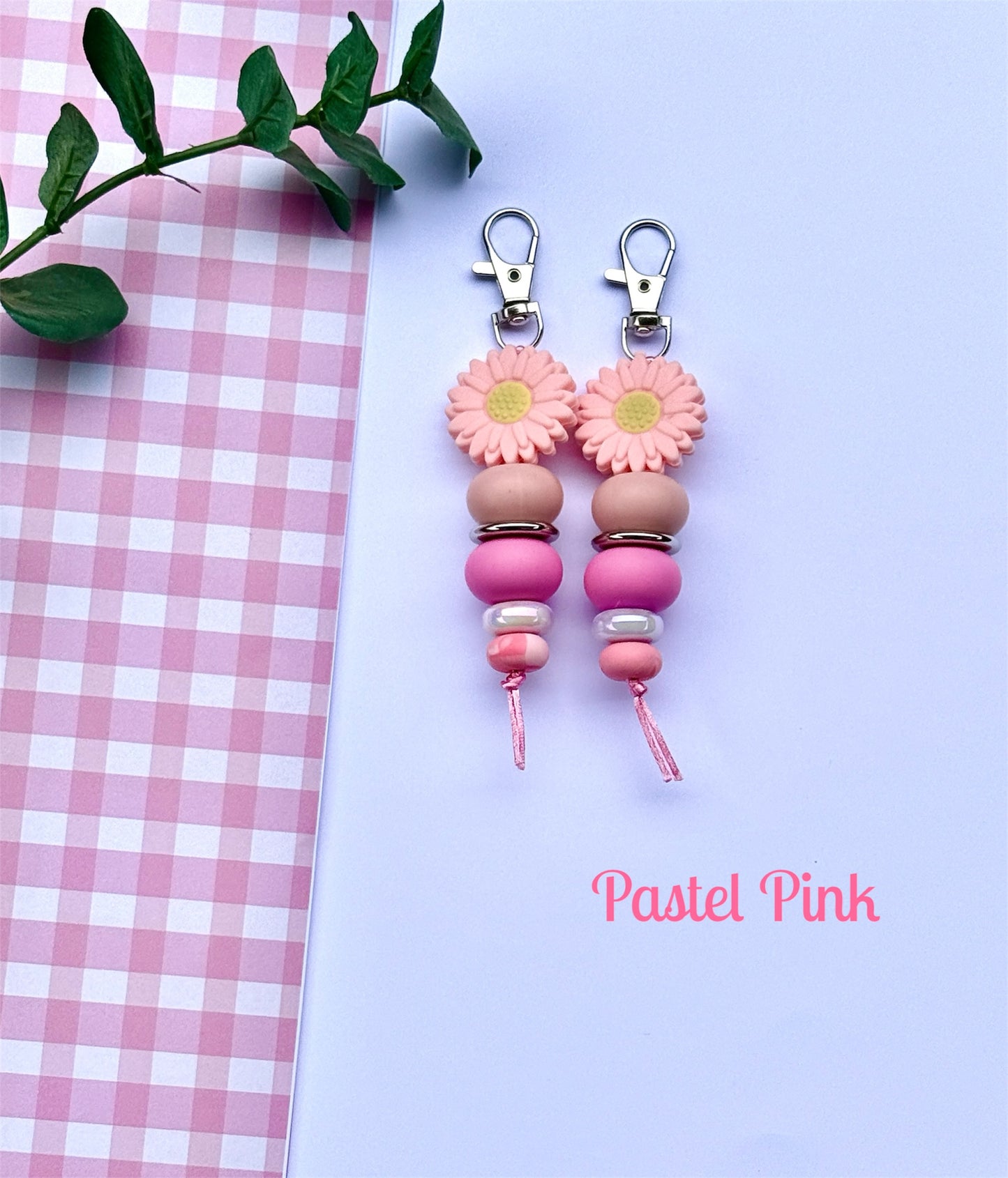 Daisy Keychain – Cute Flower Keyring in Multiple Colours