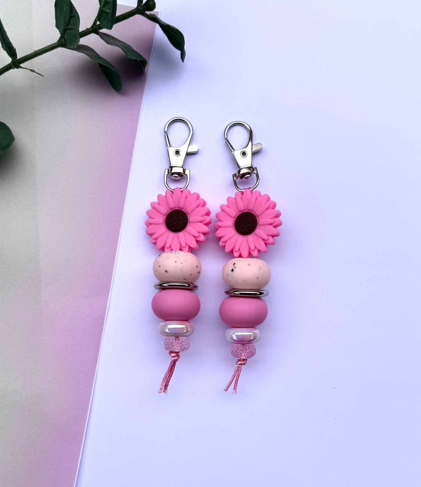 Daisy Keychain – Cute Flower Keyring in Multiple Colours