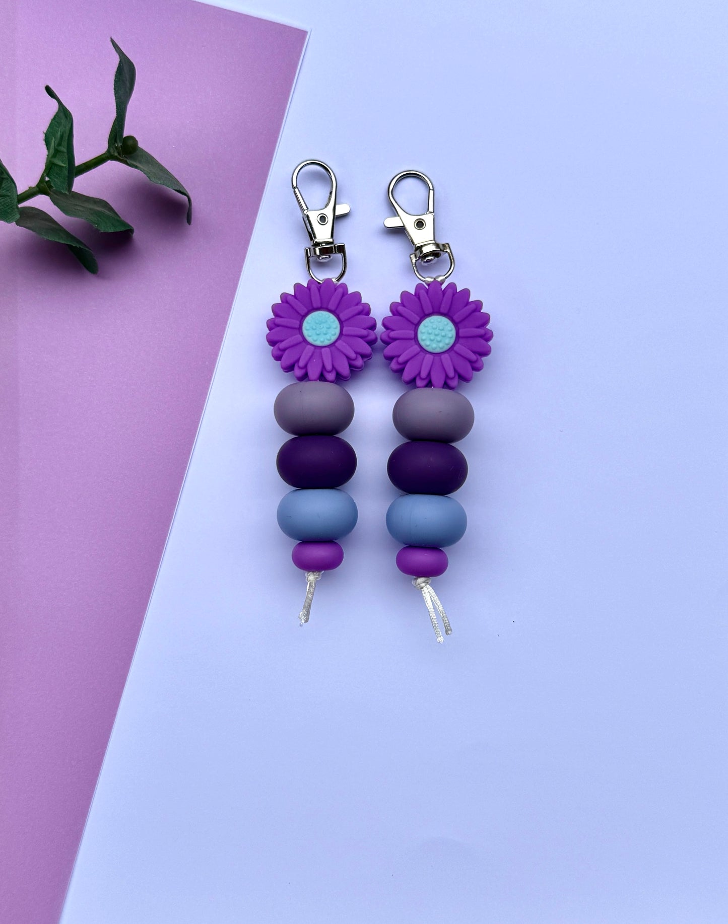 Daisy Keychain – Cute Flower Keyring in Multiple Colours