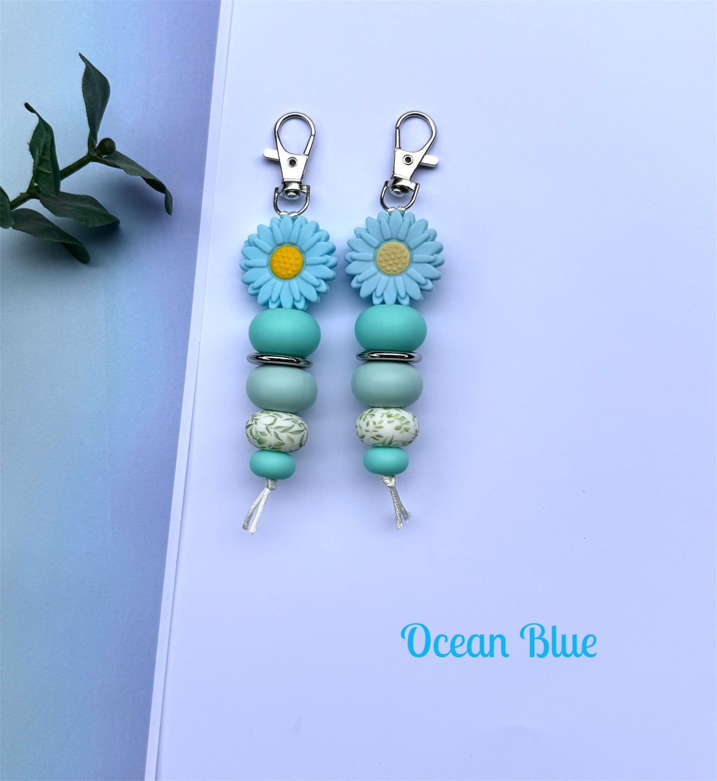 Daisy Keychain – Cute Flower Keyring in Multiple Colours