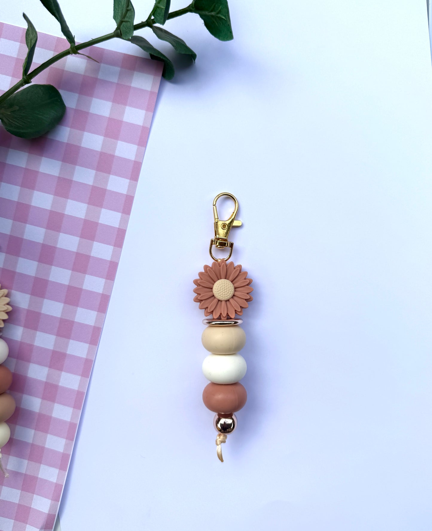 Daisy keychain & Magnet set